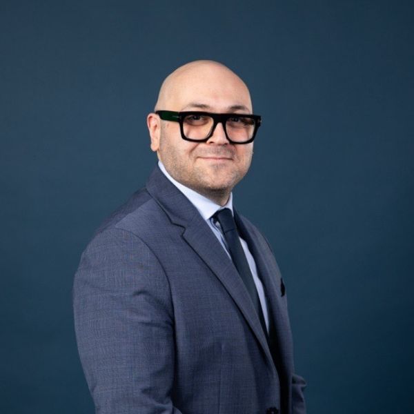 Dr Farshad Badie