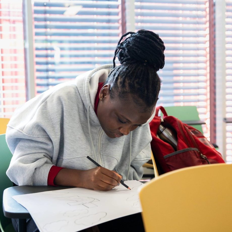 student-sketching-reflecting